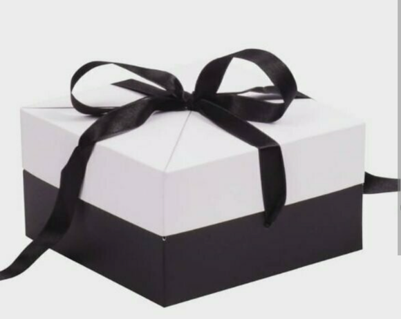 Unfilled Black and White Pop-Up Gift Box